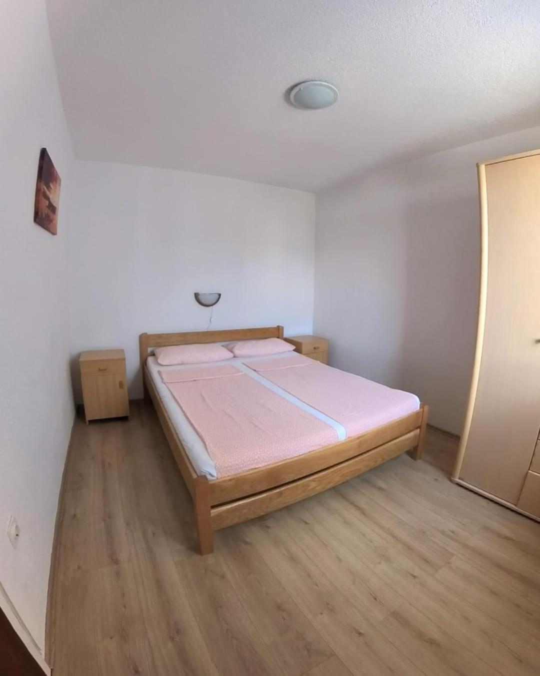 Apartment Bogdan 2 Povljana Kültér fotó